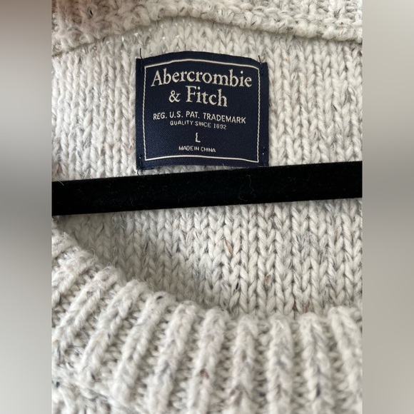 Abercrombie & Fitch Sweater - Picture 3 of 3
